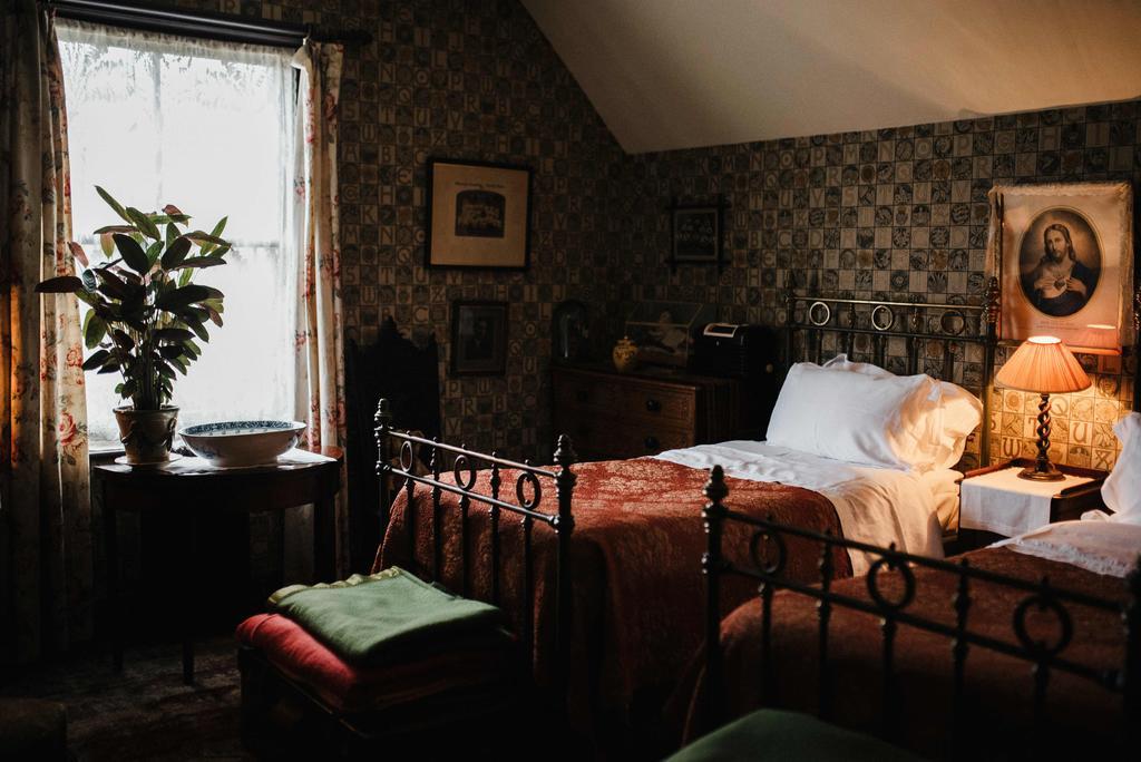 St Benedict - Victorian Bed And Breakfast Hastings Exteriör bild