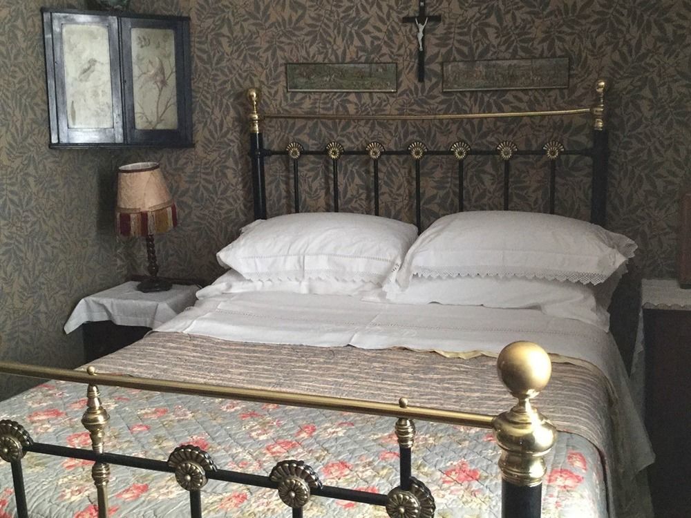St Benedict - Victorian Bed And Breakfast Hastings Exteriör bild